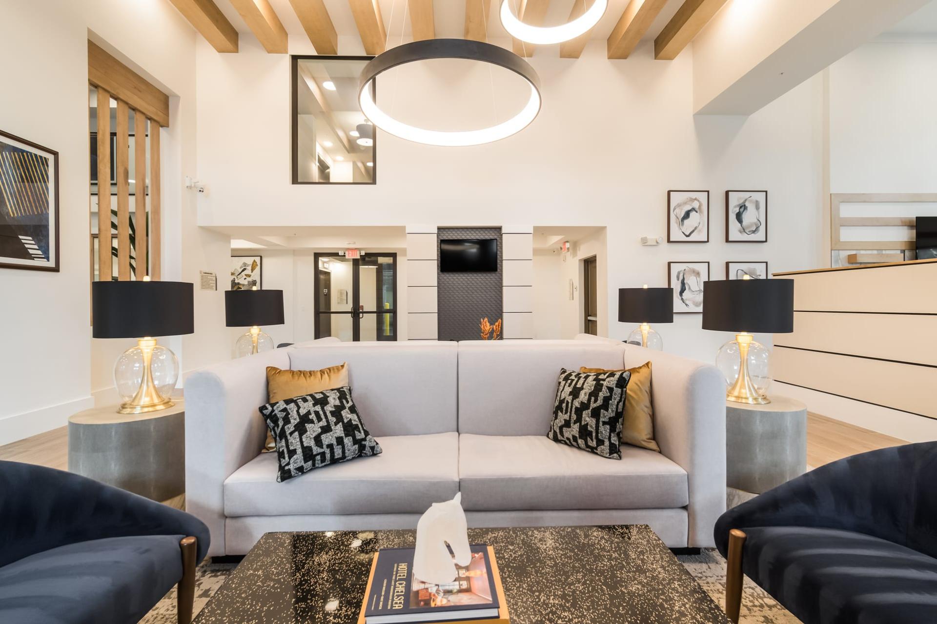 Magnolia lobby